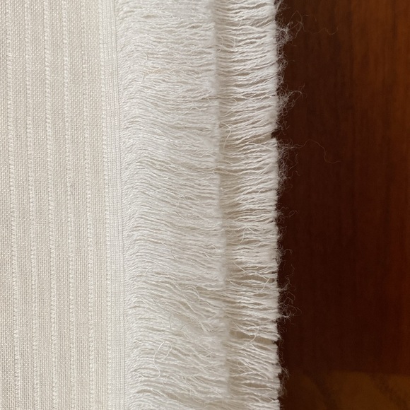 Ann Taylor off-white floral patterned scarf - Picture 4 of 6